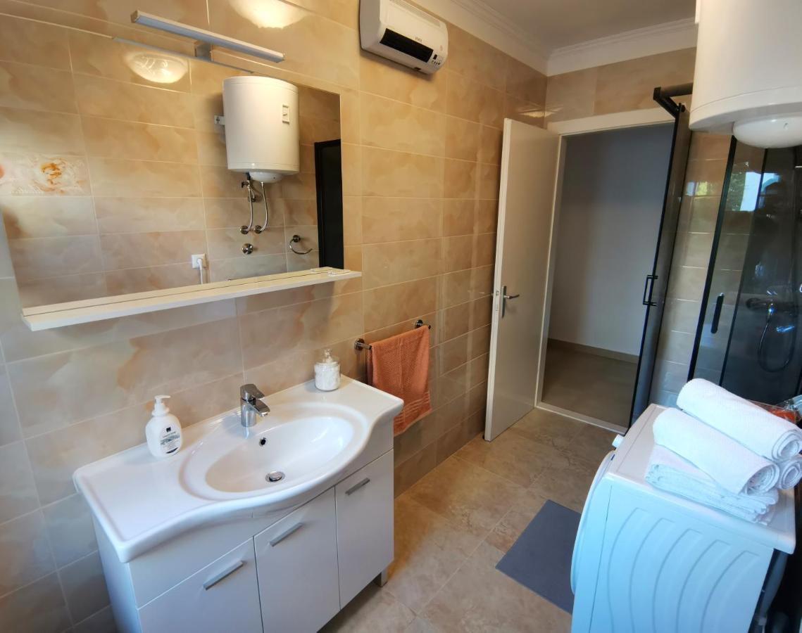 Honeycomb Apartment Split - Free Parking Extérieur photo